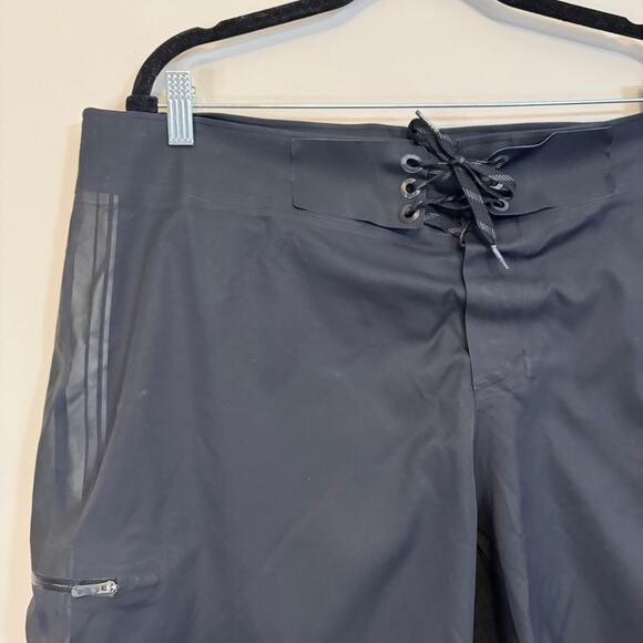 Lululemon Board Shorts Mens 40 Black Lace Beach Summer Surf Swim Trunks Athletic - Picture 3 of 8